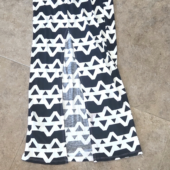 Imagination Maxi Dress - Picture 10 of 12